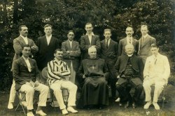 [422] U 13 OA Cricket Team with Abbot Egan